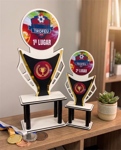 Troféu em MDF, em prateleira